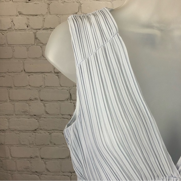 DRESS - Women's H&M Light Baby Blue Gauzy Sleeveless Textured Sundress. Size 6 - Picture 9 of 14